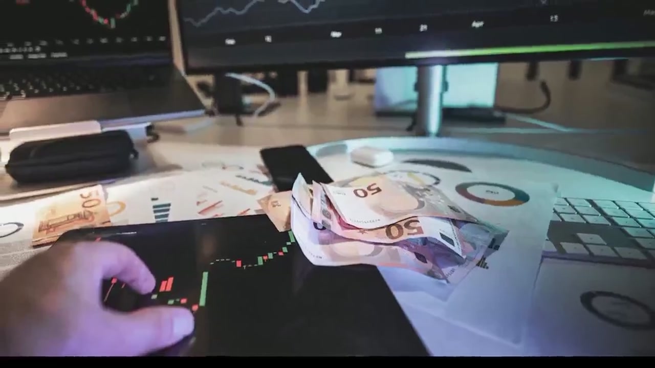 주말 지정학적 갭 리스크 회피: EUR/CHF 외가격 양매도 스트랭글 헷징 전략과 카지노 수익금 방어 심층 분석 동영상 썸네일