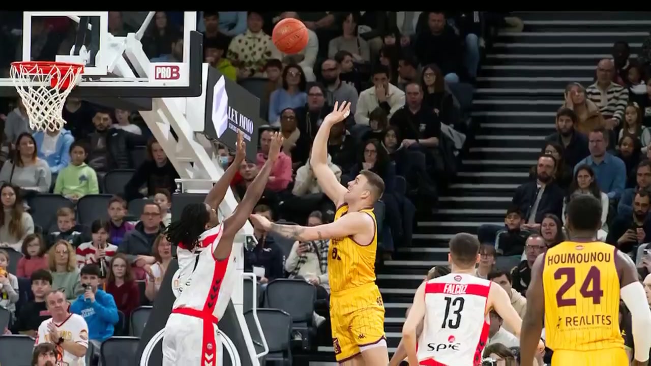 [NBA 플레이오프 심층 분석] 5월 27일 컨퍼런스 파이널 5차전: 3-2 지역방어와 코너 3점슛 오버(Over) 전술적 배팅 지표 동영상 썸네일